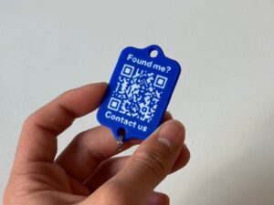 Custom keychain with QR-code